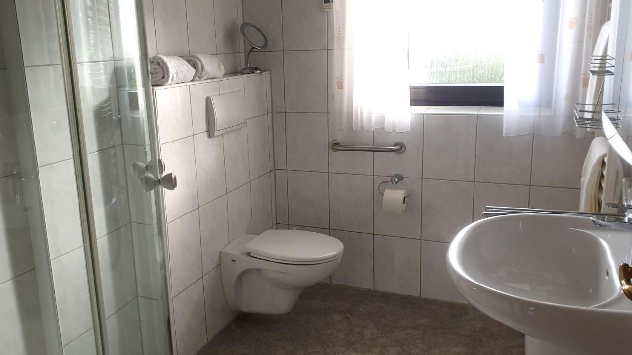 Ferienwohnung Mit Terrasse, Kostenloses Wlan, Parkplatz Bad Oeynhausen Zewnętrze zdjęcie